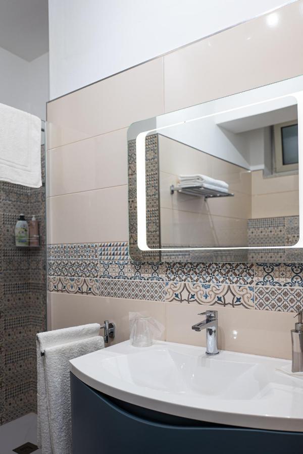 A Due Passi - Guest House Santo Stefano di Camastra Buitenkant foto